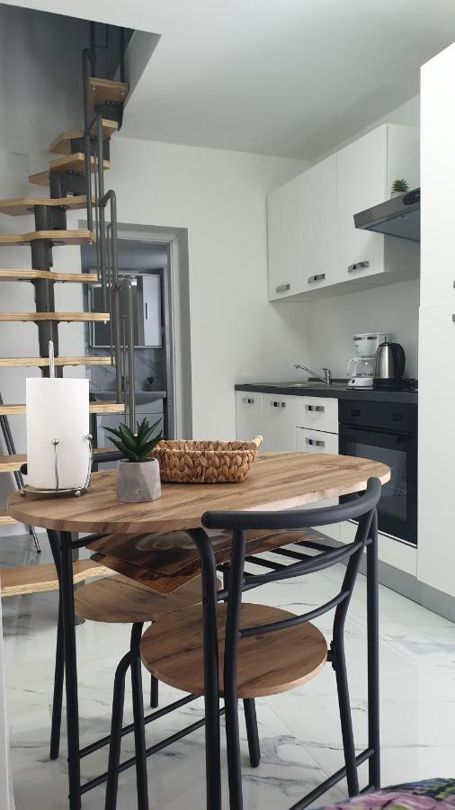 Izzy 2 Apartment เซนญ์ ภายนอก รูปภาพ