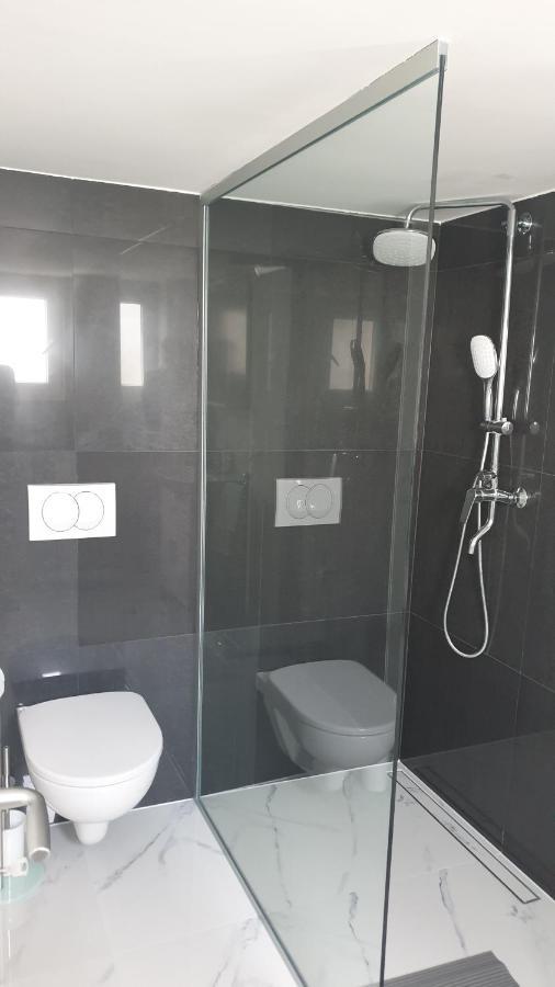 Izzy 2 Apartment เซนญ์ ภายนอก รูปภาพ