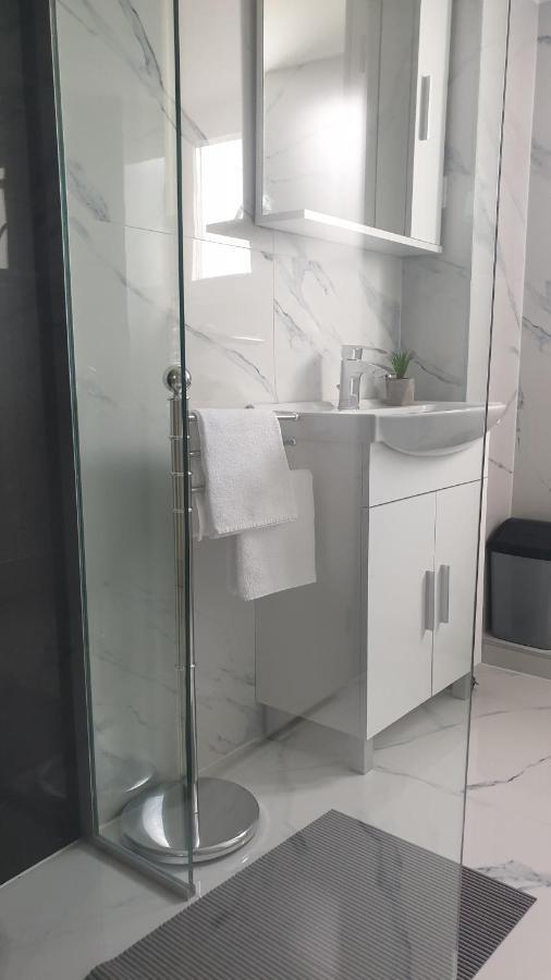 Izzy 2 Apartment เซนญ์ ภายนอก รูปภาพ