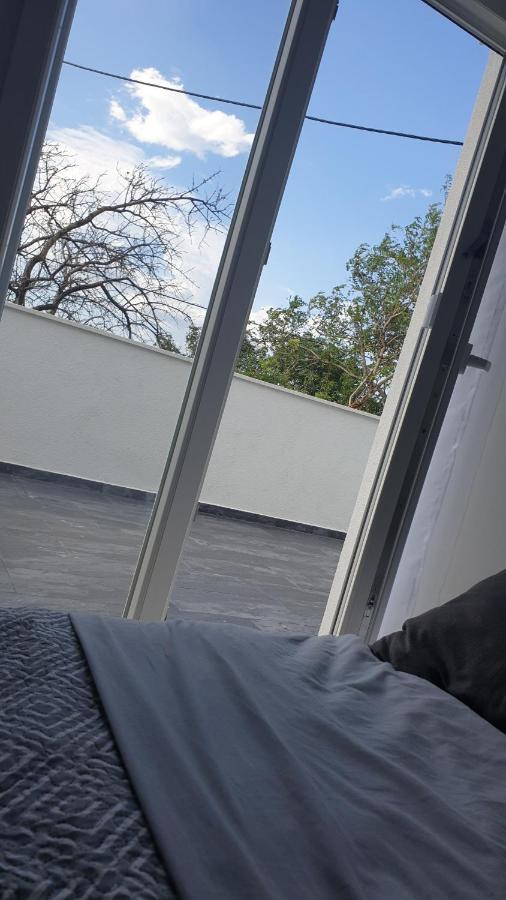 Izzy 2 Apartment เซนญ์ ภายนอก รูปภาพ